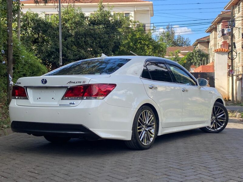 2016 Toyota CROWN ATHLETE