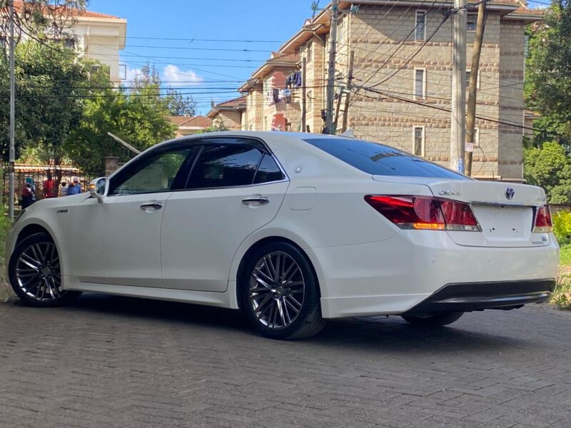 2016 Toyota CROWN ATHLETE