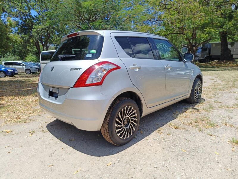 2016 Suzuki SWIFT